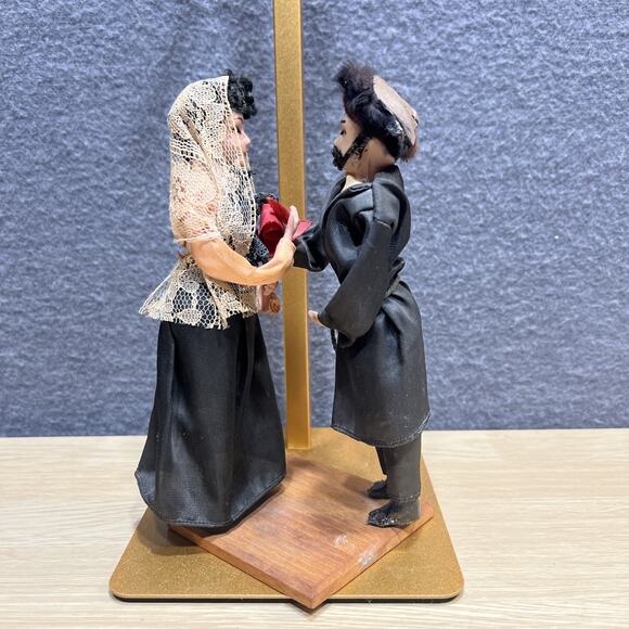 Vintage Dolls in Orthodox Jewish Costume Couple - Picture 1 of 6